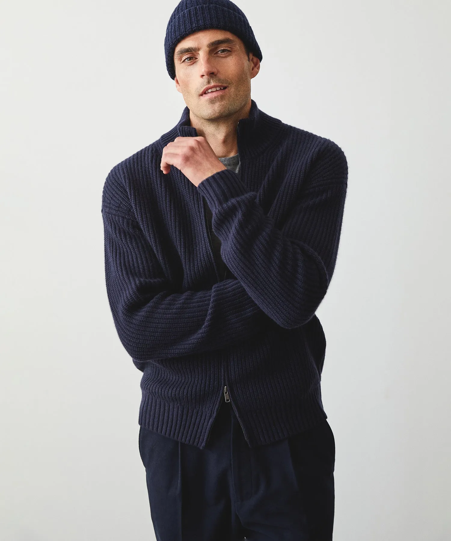 Full-Zip Mock Neck Cashmere Sweater in Navy